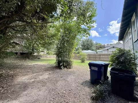 Exterior - 503 Madison St, Natchez, MS 39120 photo 6 of 8