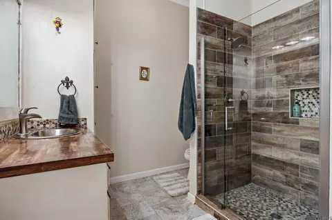Bath - 31792 River Pines Dr, Springfield, LA 70462 photo 3 of 5