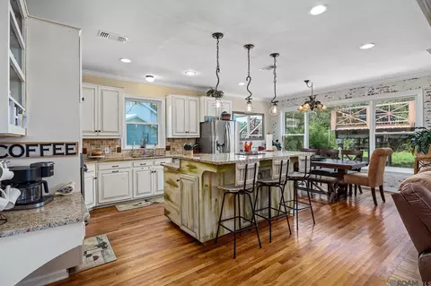 Kitchen - 31792 River Pines Dr, Springfield, LA 70462 photo 2 of 4