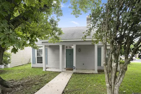 9261 Fox Run Dr, Baton Rouge, LA 70808