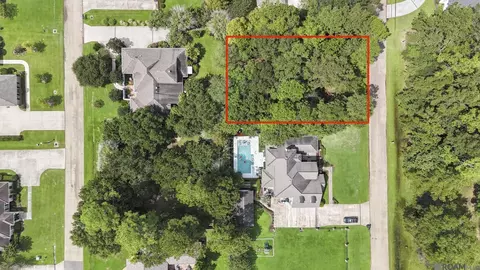 19083 Country Club Ln, Hammond, LA 70401
