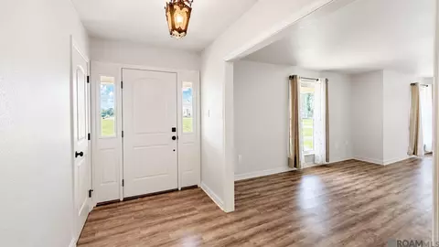 Entry Way - 7284 Island Rd, Jarreau, LA 70749 photo 1 of 1