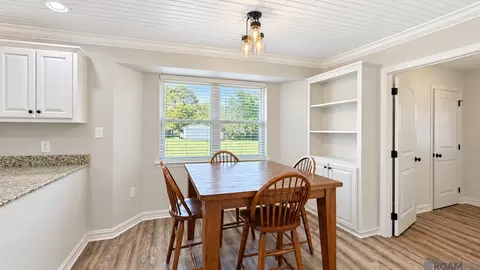 Dining - 7284 Island Rd, Jarreau, LA 70749 photo 2 of 2
