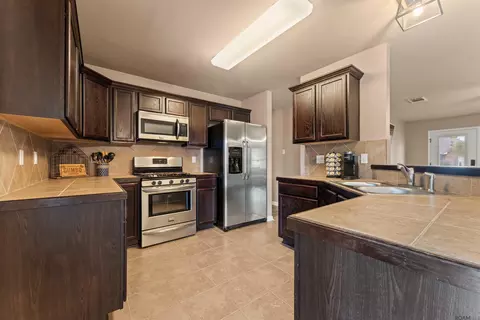 Kitchen - 42248 Broadwalk Ave, Hammond, LA 70403 photo 1 of 2
