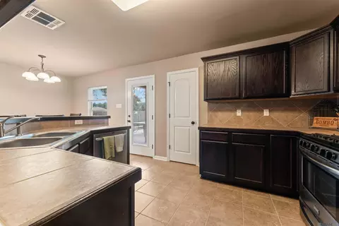 Kitchen - 42248 Broadwalk Ave, Hammond, LA 70403 photo 2 of 2