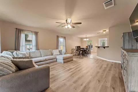 42248 Broadwalk Ave, Hammond, LA 70403