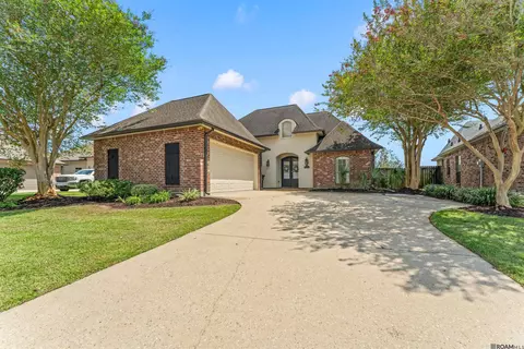 10730 Hill Pointe Ave, Baton Rouge, LA 70810