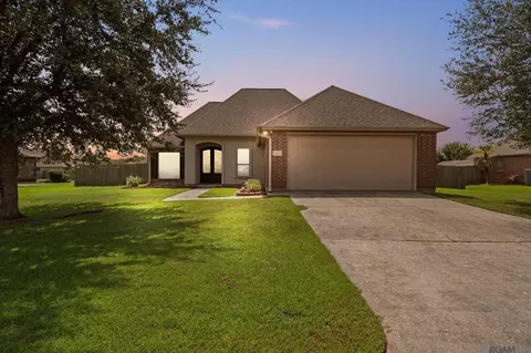 13824 Parkway Dr, Denham Springs, LA 70726