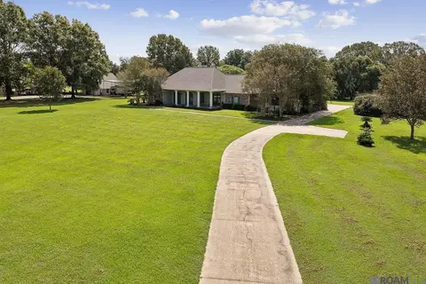 1026 Hunters Run Ave, Zachary, LA 70791