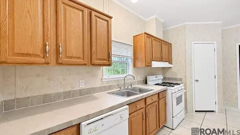 Kitchen - 13446 Brannon St, Walker, LA 70785 photo 1 of 1