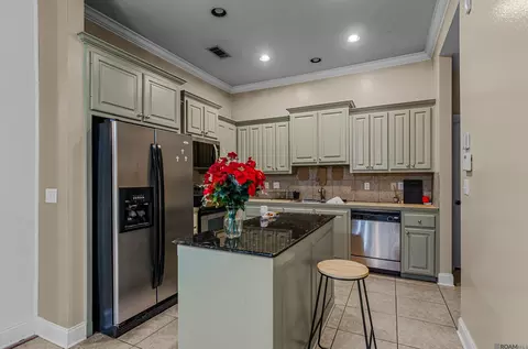 9614 Summer Pointe Ave, Baton Rouge, LA 70810