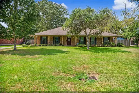 11021 Fieldcrest Dr, Baton Rouge, LA 70811