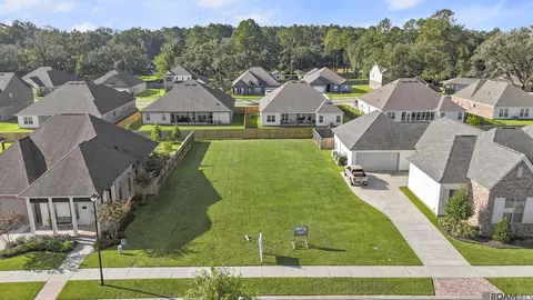 12734 Solemn Oaks Ave, Baton Rouge, LA 70818