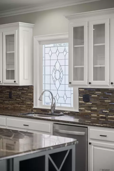 Kitchen - 32787 Duff Rd, Walker, LA 70785 photo 5 of 7