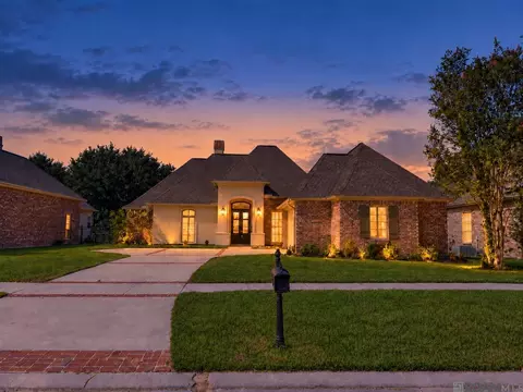 18197 Lake Harbor Ln, Prairieville, LA 70769