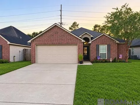 22775 Cabo Ln, Denham Springs, LA 70726