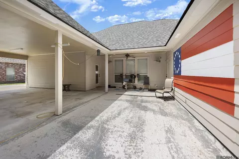 Exterior - 14176 Twelve Oaks Dr, Walker, LA 70785 photo 3 of 6