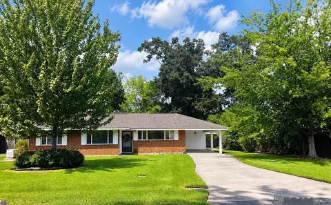 9865 Miraflores Dr, Baton Rouge, LA 70815
