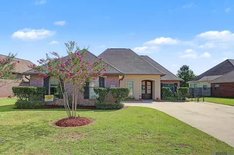8293 Quiet Creek Dr, Denham Springs, LA 70726