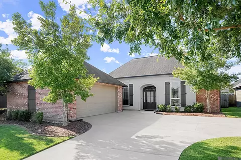 14526 Lake Town Dr, Baton Rouge, LA 70810