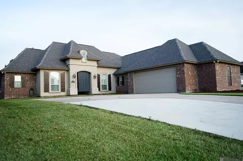 6162 Pelican Crossing Dr, Gonzales, LA 70737