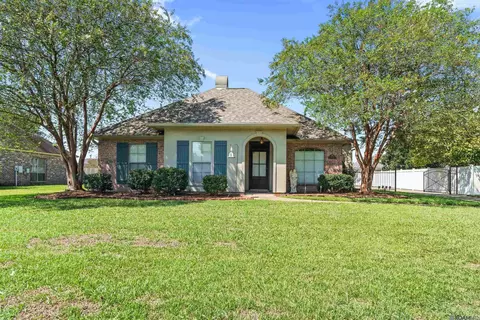6685 Windwood Dr, Zachary, LA 70791