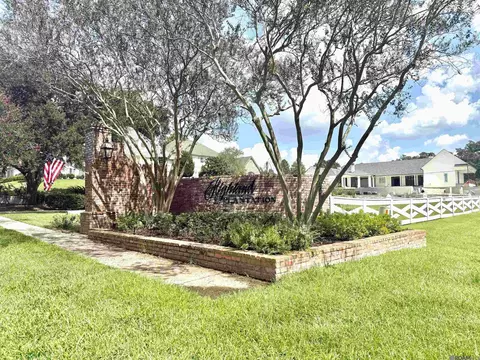 642 Plantation Ridge Ave, Baton Rouge, LA 70810