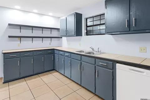 Kitchen - 905 Sinbad St, Baker, LA 70714 photo 1 of 2