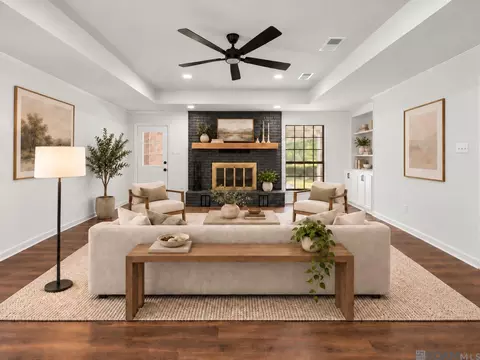 Living - 15316 Libra Ave, Pride, LA 70770 photo 1 of 2