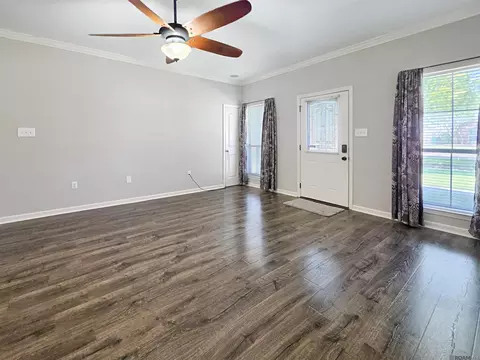 Living - 13492 Prairie Ln, Walker, LA 70785 photo 3 of 3