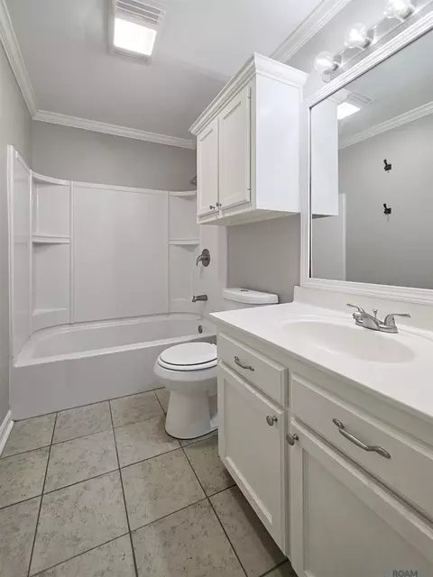Bath - 13492 Prairie Ln, Walker, LA 70785 photo 1 of 3