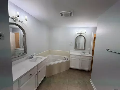 Bath - 801 Chemin Dr, Baker, LA 70714 photo 1 of 5