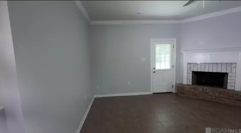 Living - 801 Chemin Dr, Baker, LA 70714 photo 3 of 3