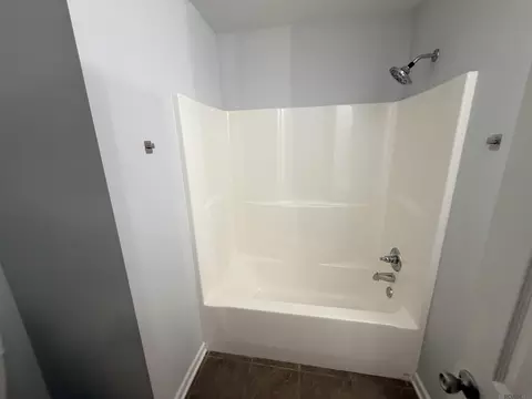 Bath - 801 Chemin Dr, Baker, LA 70714 photo 4 of 5