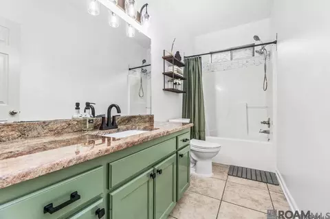 Bath - 11135 Peaks Ave, Walker, LA 70785 photo 3 of 3