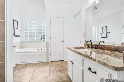 Bath - 11135 Peaks Ave, Walker, LA 70785 photo 1 of 3