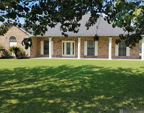 25595 Ashland Bend Dr, Denham Springs, LA 70726