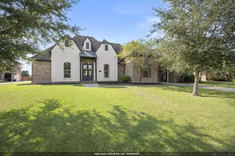 6447 Coushatta Dr, Gonzales, LA 70737