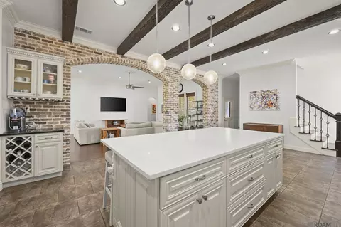 6447 Coushatta Dr, Gonzales, LA 70737
