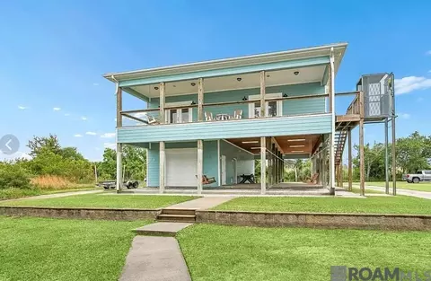 4115 Riverside Dr, Pearlington, MS 39572