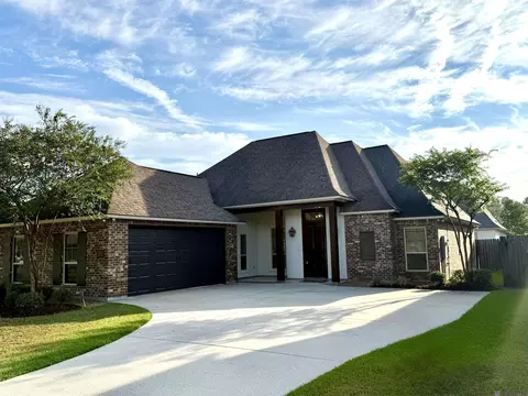 12084 Rotterdam Ave, Geismar, LA 70734