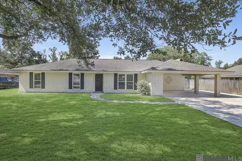 26049 Vincent Dr, Denham Springs, LA 70726