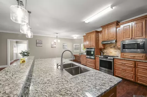 Kitchen - 13823 Cayuga Dr, Baker, LA 70714 photo 2 of 5