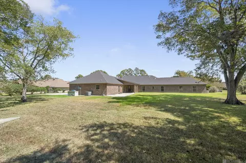 Exterior - 13823 Cayuga Dr, Baker, LA 70714 photo 5 of 7