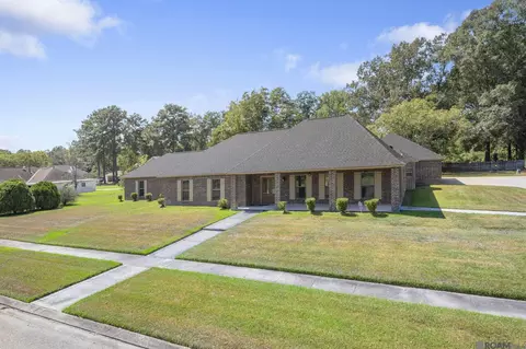 Exterior - 13823 Cayuga Dr, Baker, LA 70714 photo 6 of 7