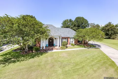 4132 Berthelot St, Addis, LA 70710