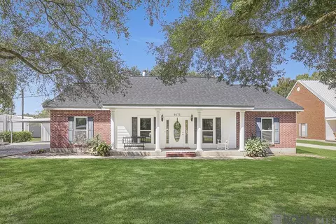 9175 Edna Ln, Gonzales, LA 70737