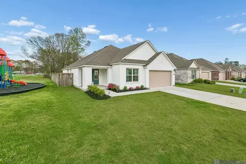 32144 Devan Trl, Denham Springs, LA 70726