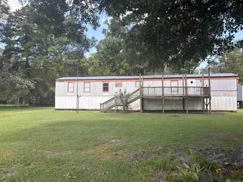 14335 Crystal Dr, Pride, LA 70770