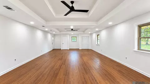 Living - 13818 Brantley Dr, Baker, LA 70714 photo 3 of 5